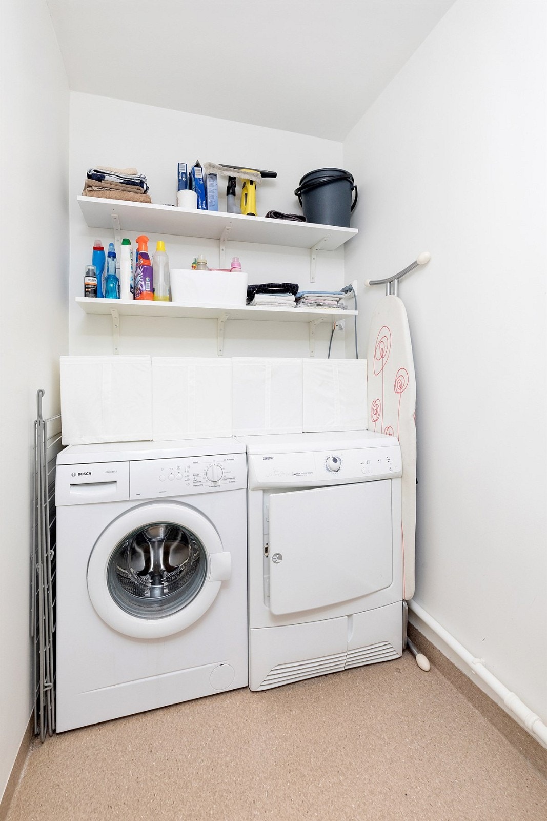 Eget vaskerom - Vaskemaskin og tørketrommel medfølger ikke, men kan kjøpes om ønskelig Galleribilde