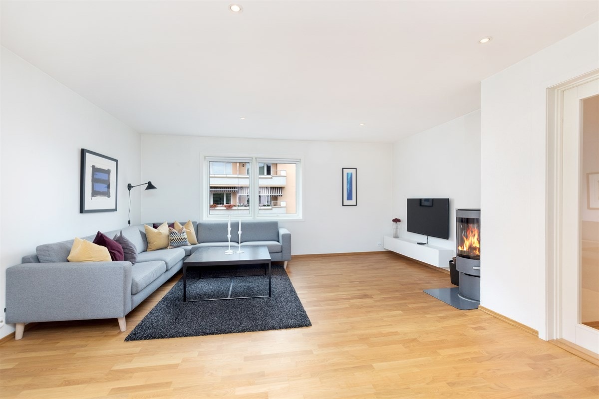 Tv stue med plass til sofagruppe Galleribilde