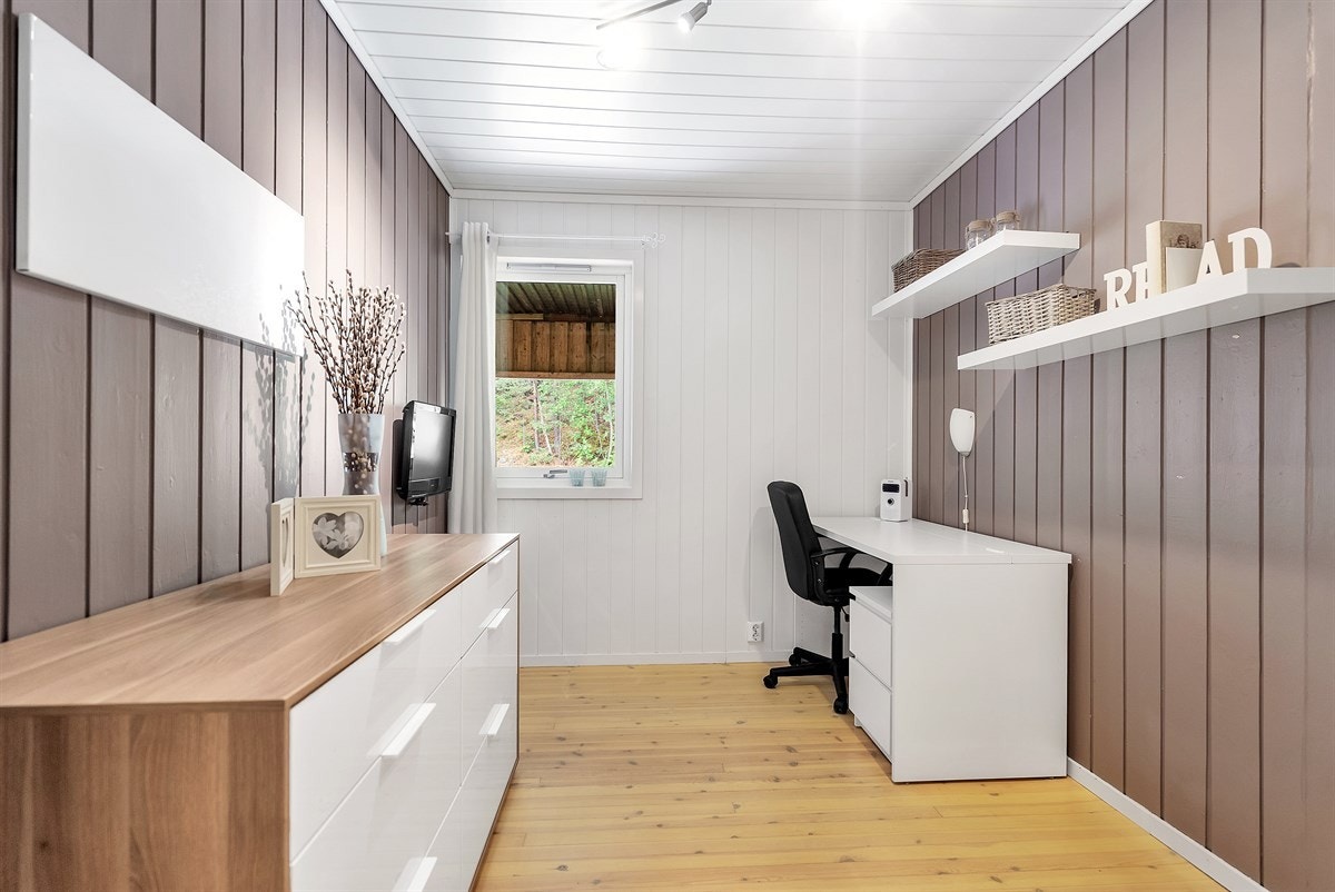 Vågsbygd / Auglandsbukta - Innholdsrikt rekkehus med sentral beliggenhet. Garasje. Fin standard - Exbo v/eiendomsmegler Terje Skaara Galleribilde