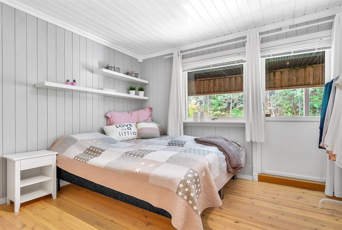 Vågsbygd / Auglandsbukta - Innholdsrikt rekkehus med sentral beliggenhet. Garasje. Fin standard - Exbo v/eiendomsmegler Terje Skaara Galleribilde