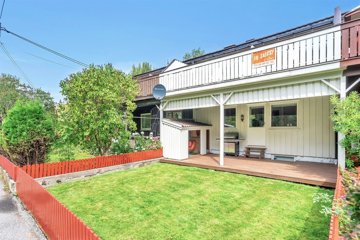 Vågsbygd / Auglandsbukta - Innholdsrikt rekkehus med sentral beliggenhet. Garasje. Fin standard - Exbo v/eiendomsmegler Terje Skaara Galleribilde