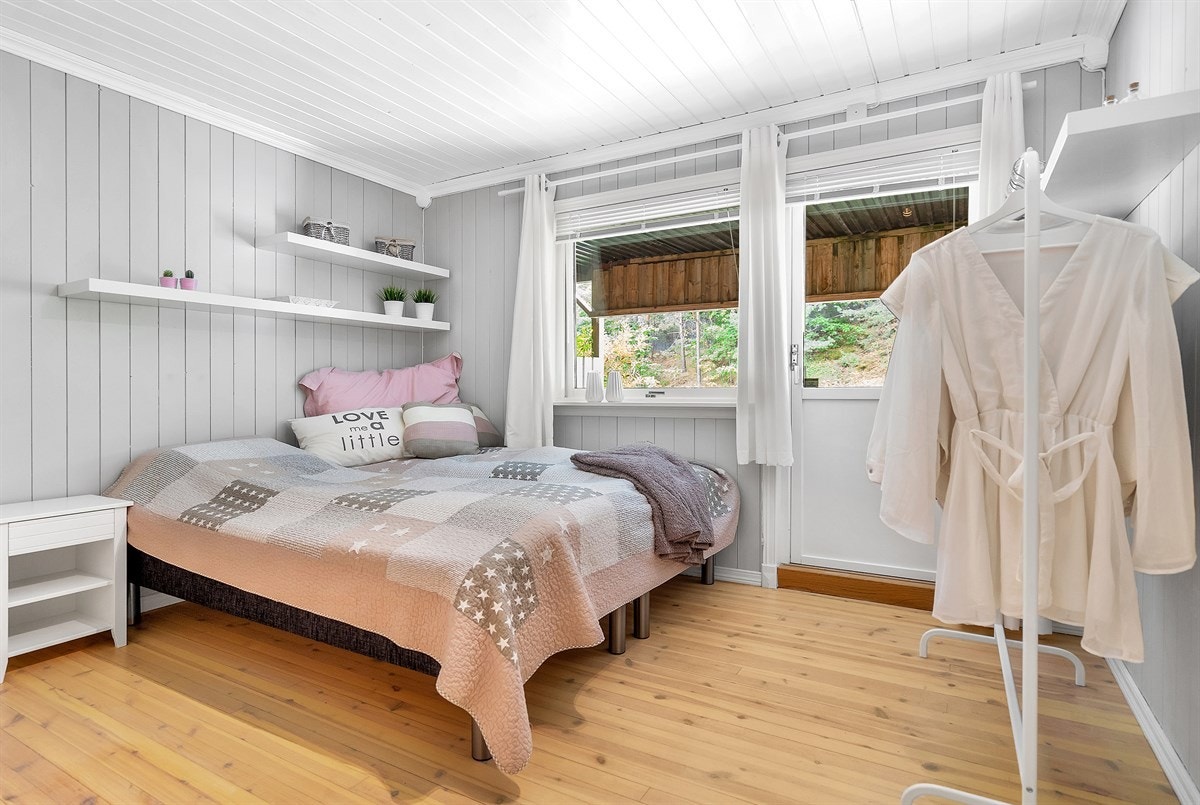 Vågsbygd / Auglandsbukta - Innholdsrikt rekkehus med sentral beliggenhet. Garasje. Fin standard - Exbo v/eiendomsmegler Terje Skaara Galleribilde