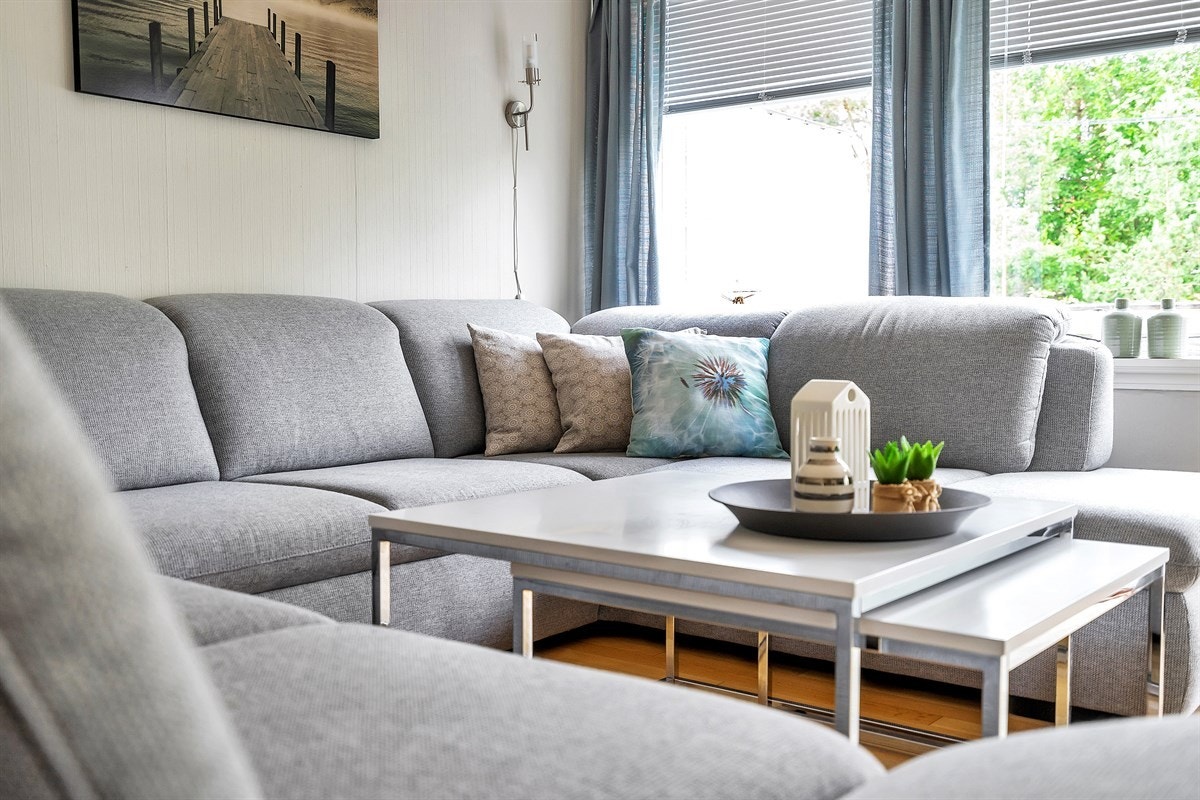 Vågsbygd / Auglandsbukta - Innholdsrikt rekkehus med sentral beliggenhet. Garasje. Fin standard - Exbo v/eiendomsmegler Terje Skaara Galleribilde