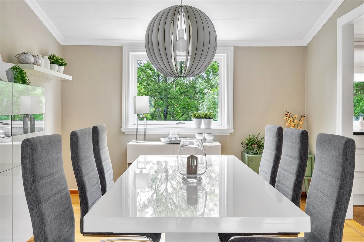 Vågsbygd / Auglandsbukta - Innholdsrikt rekkehus med sentral beliggenhet. Garasje. Fin standard - Exbo v/eiendomsmegler Terje Skaara Galleribilde