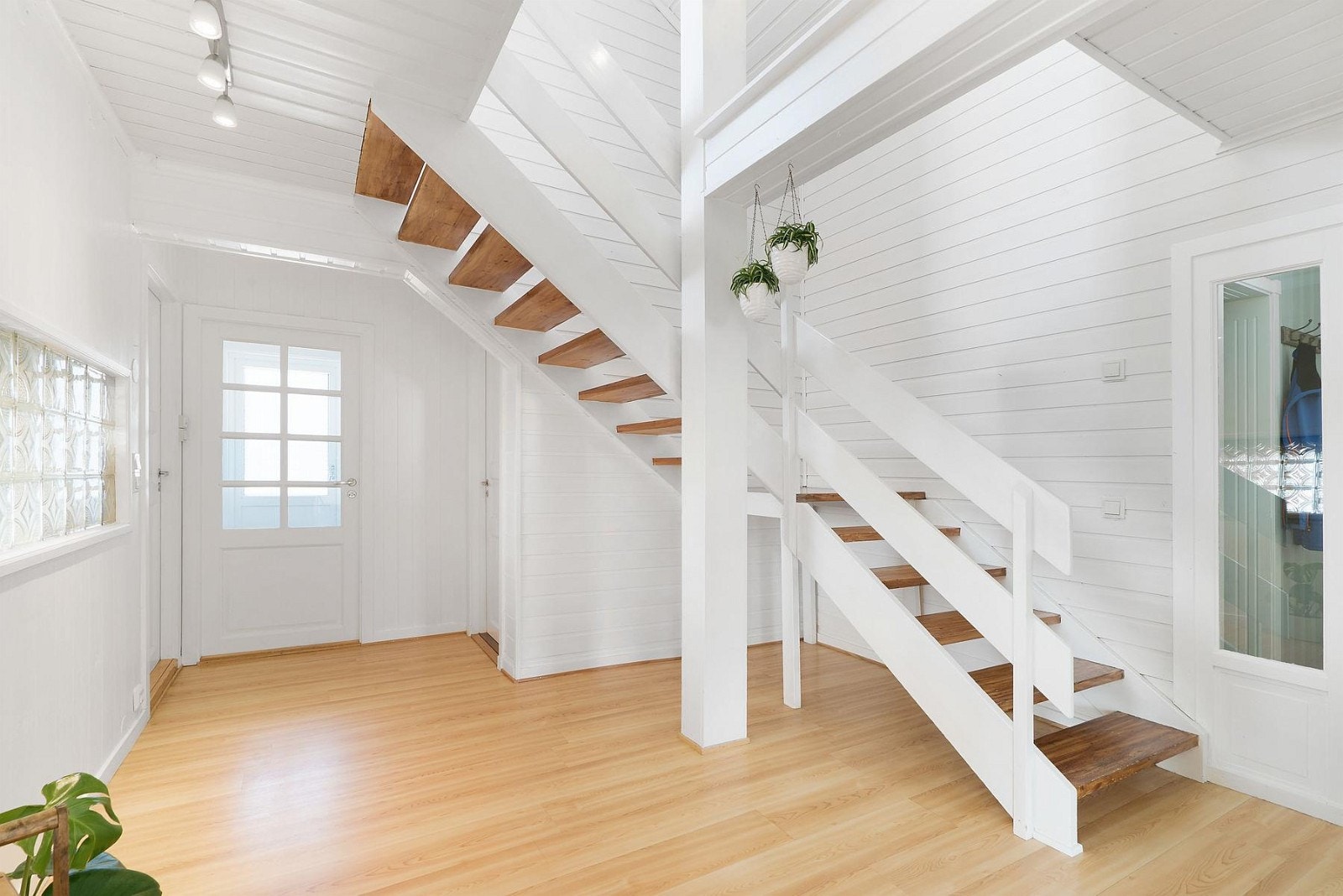 Entré/ trappegang Galleribilde