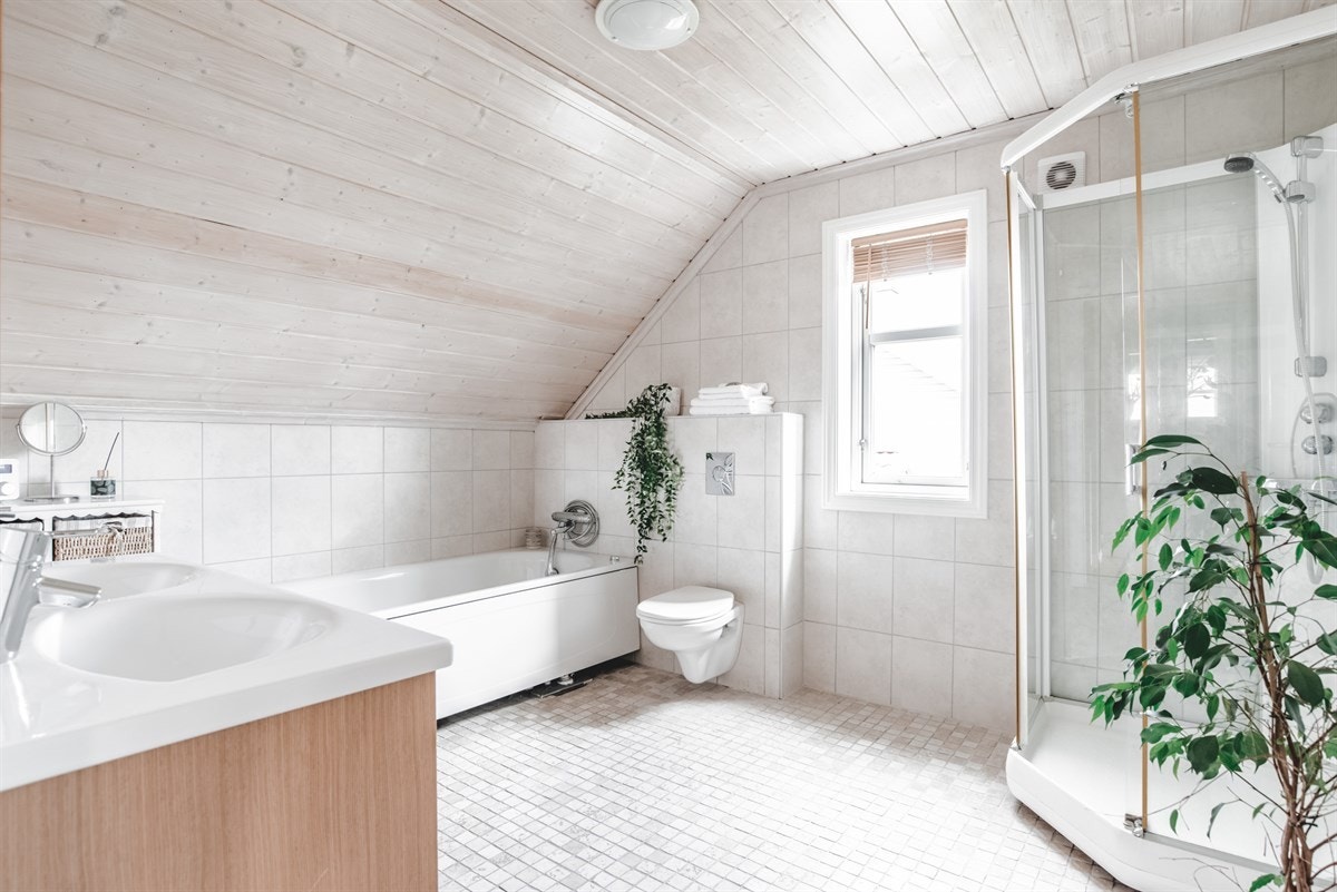 Nydelig og stort bad i 2.etg. Galleribilde