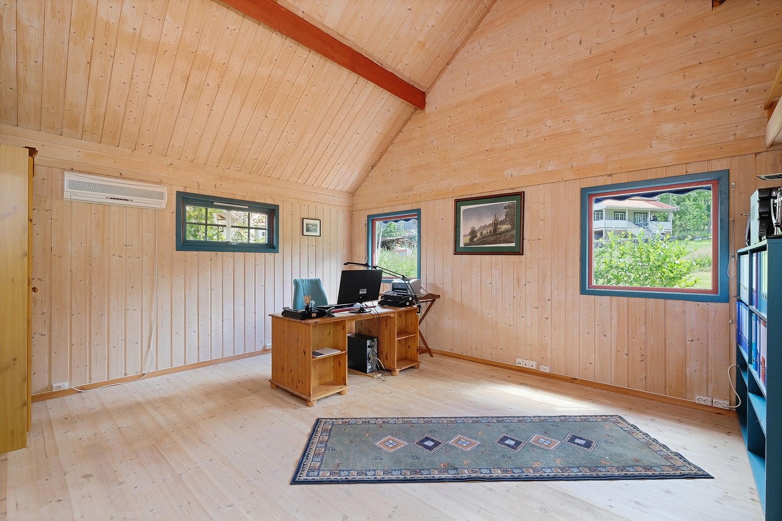 Kontor/gjesterom i tilknytning til dobbeltgarasjen Galleribilde