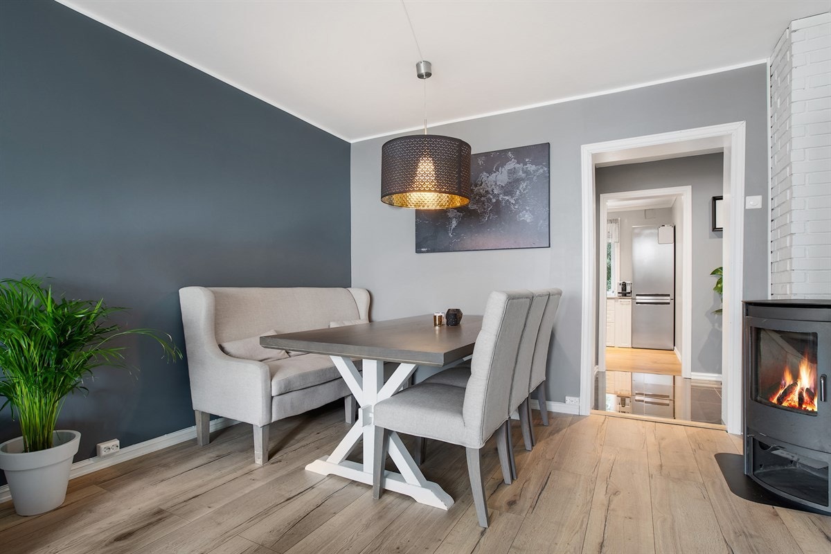 God plass til både spisemøblement og sofakrok. Galleribilde