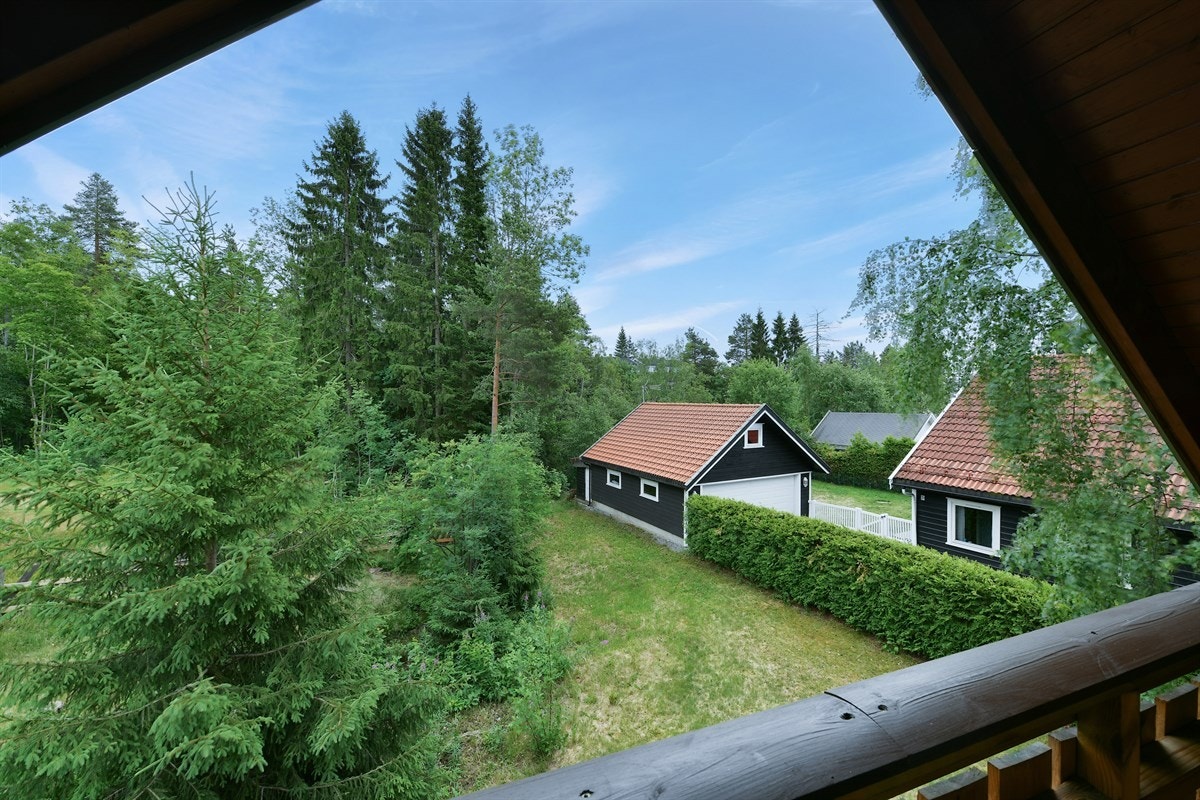 Utgang fra soverom til terrasse i 2 etasje. Galleribilde