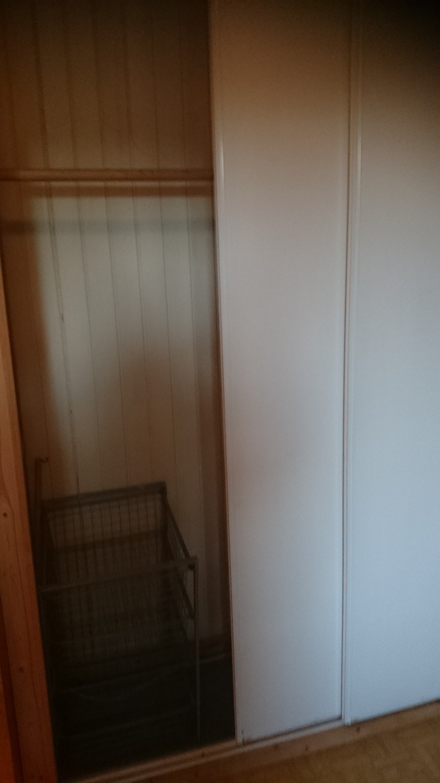 Stort garderobeskap Galleribilde