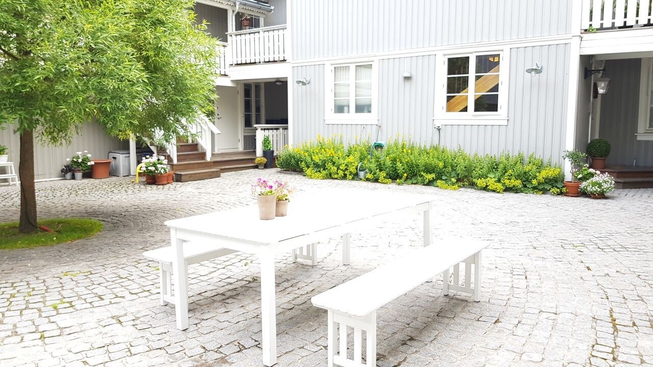 Felles bakgård Galleribilde