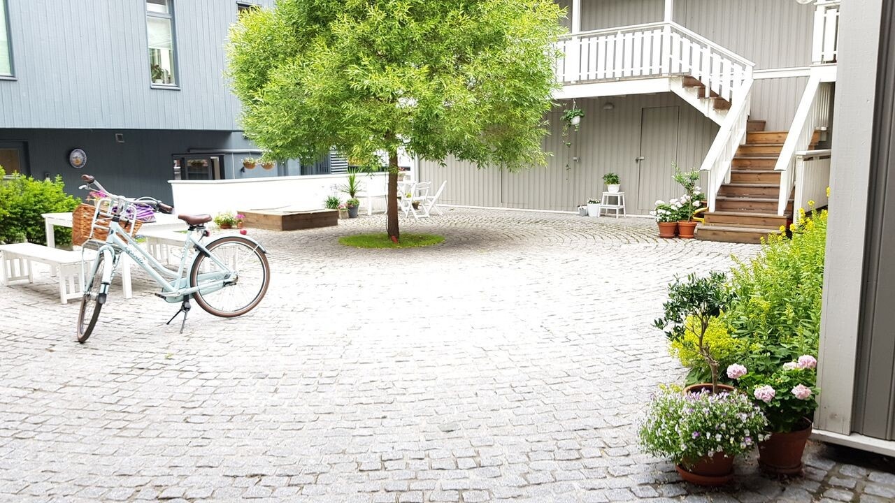 Felles bakgård Galleribilde