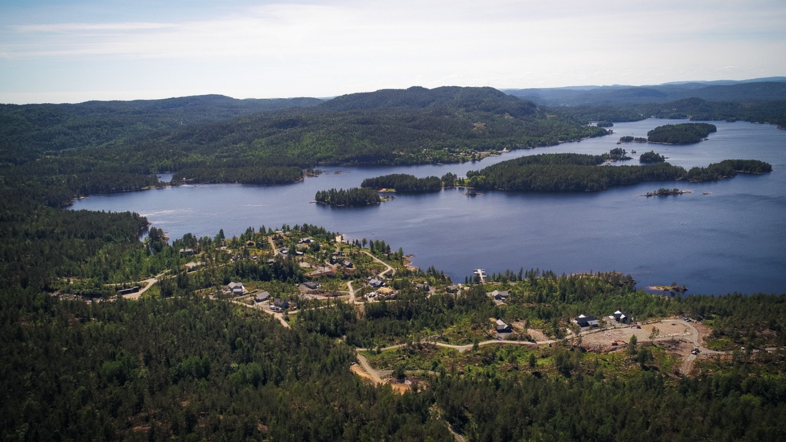 Dronebilde over feltet Galleribilde