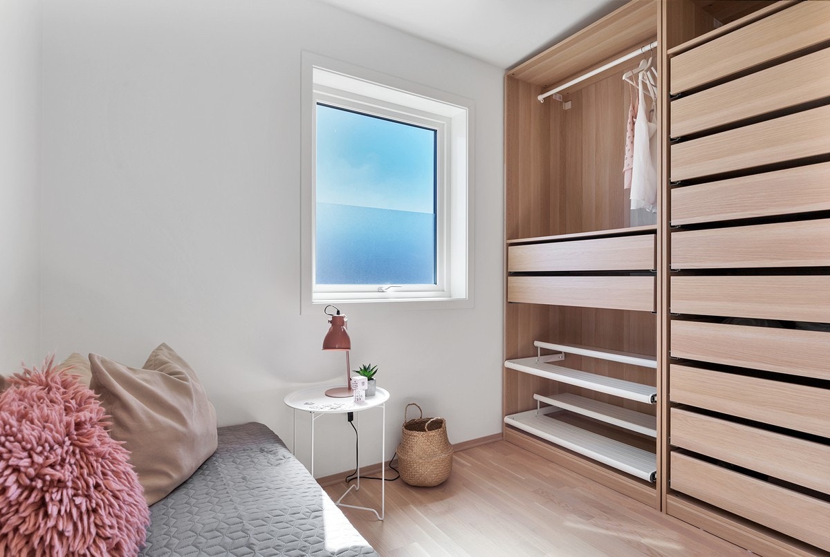 Soverom 3 - stort gardeobeskap Galleribilde