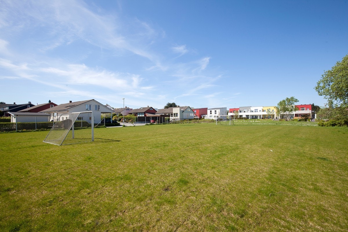 Nærområde - kjekt uteområde for både barn og voksne Galleribilde