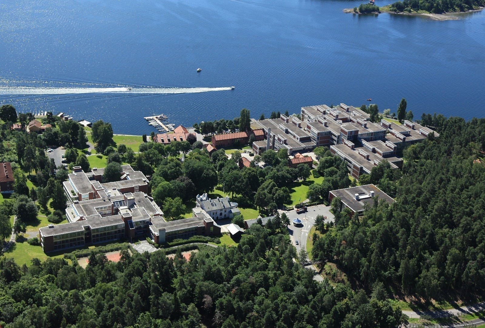 Kontorplasser midt i strandsonen Galleribilde