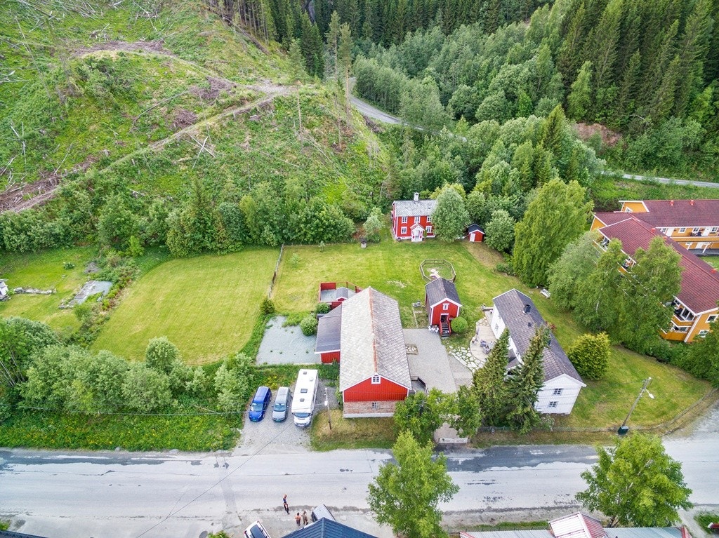 Svært sentralt på Støren med gangavstand til alle dagligdagse fasiliteter. Galleribilde