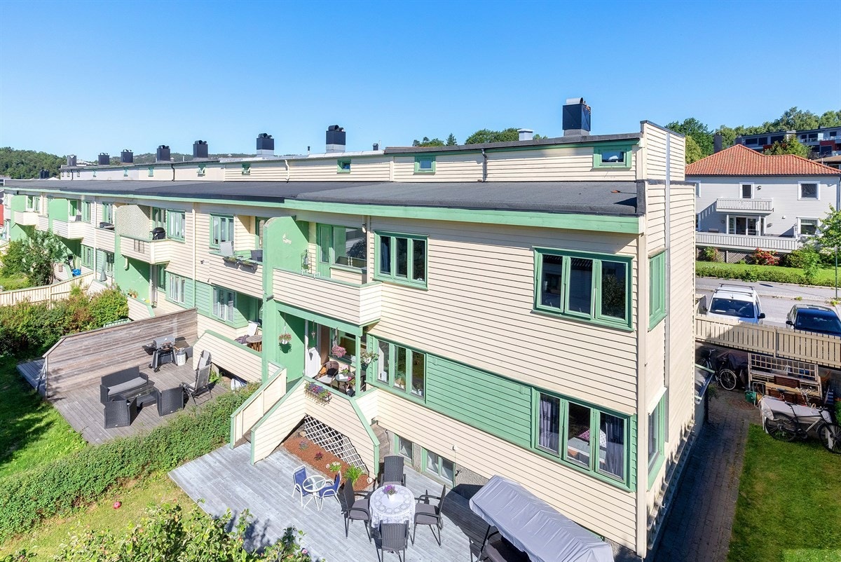 Boligen går over to plan, 1 etg. og u. etg. Galleribilde