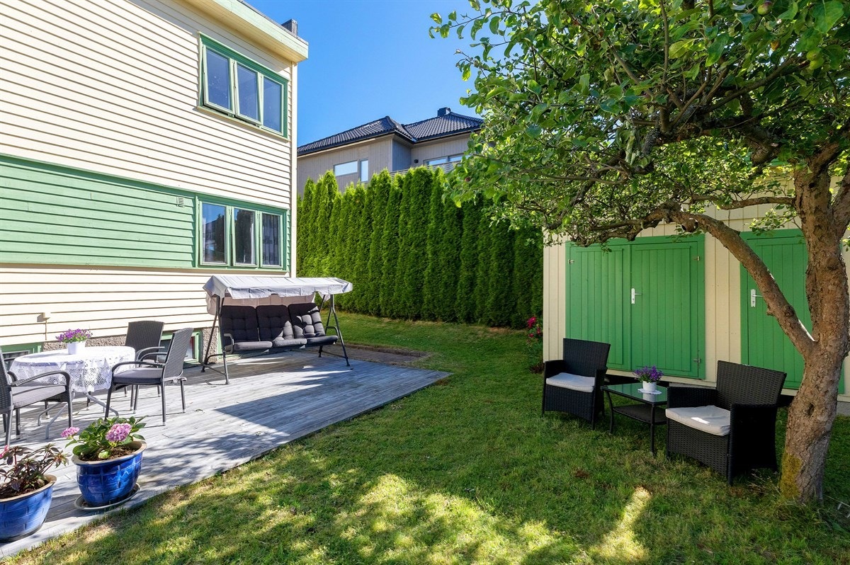 Uteområde/ hagen Galleribilde