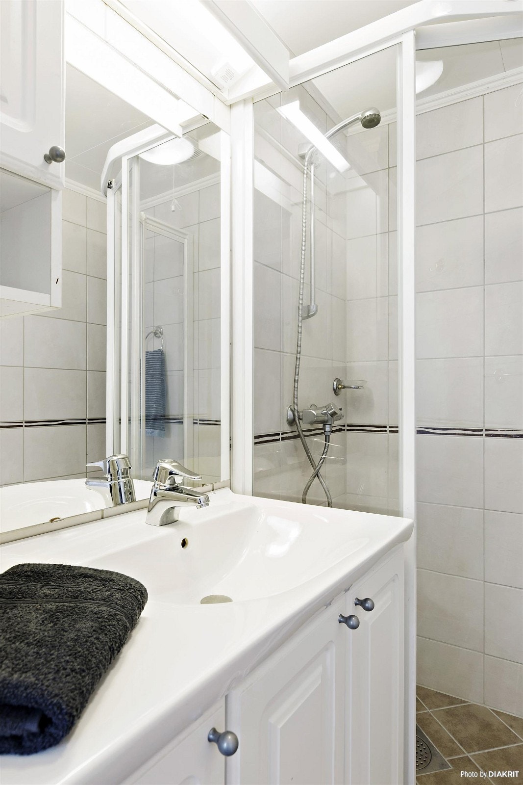 Flislagt bad med varme i gulv Galleribilde