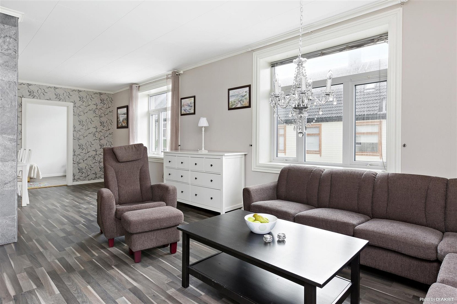 Før man kommer inn i stuen møtes man av en entré med tilknytning til WC Galleribilde