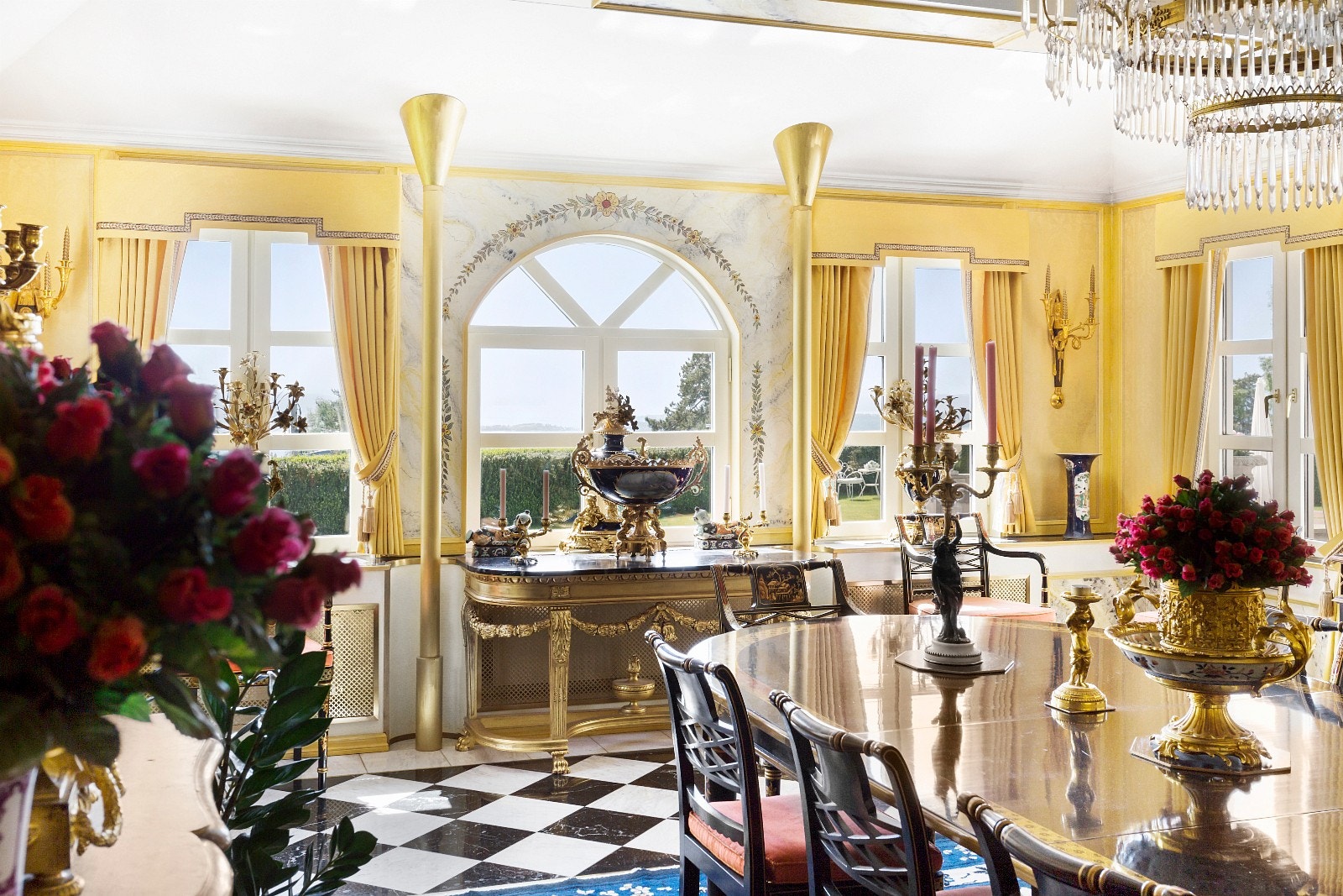 Spisestuen mot hagen Galleribilde