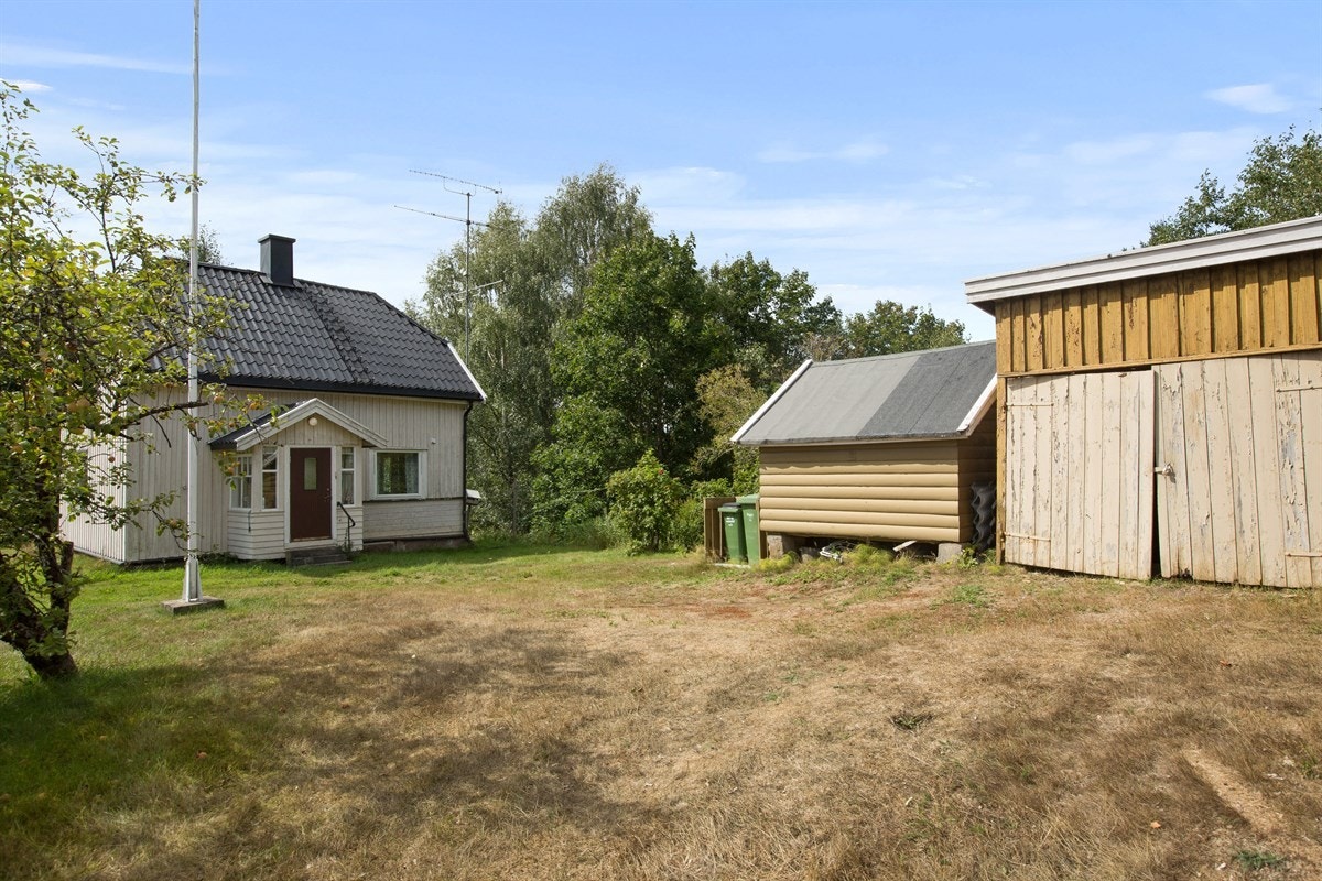 Velkommen til Holtervegen 158 - Enebolig med romslig tomt i landlig og fint område - Kort vei, ca 10 min til Gardermoen og Jessheim Galleribilde