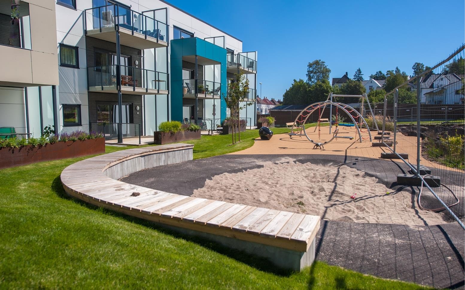 Lekeplass mellom bygg I og II Galleribilde