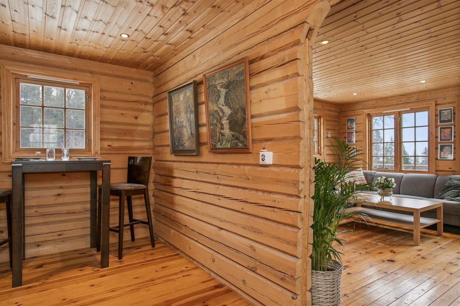 Kjøkken har delvis åpen løsning mot stue Galleribilde