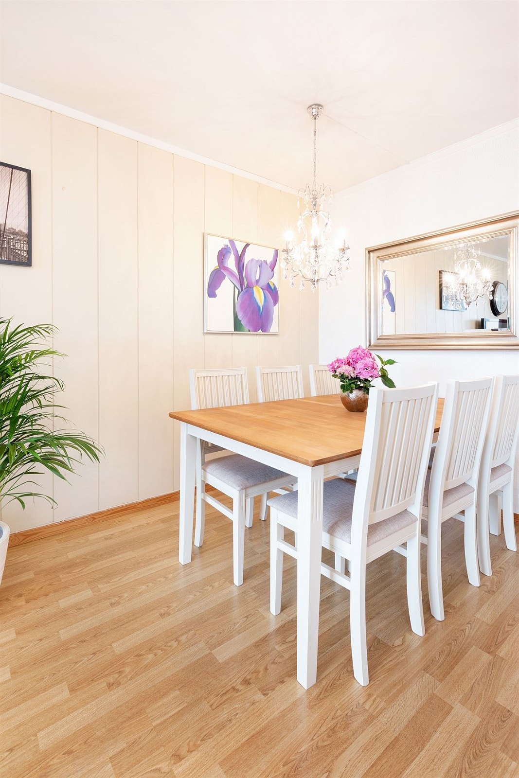 Spiseplass i stuen Galleribilde