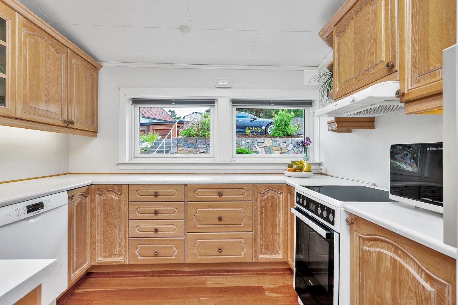 Praktisk med god skap- og benkplass. Galleribilde