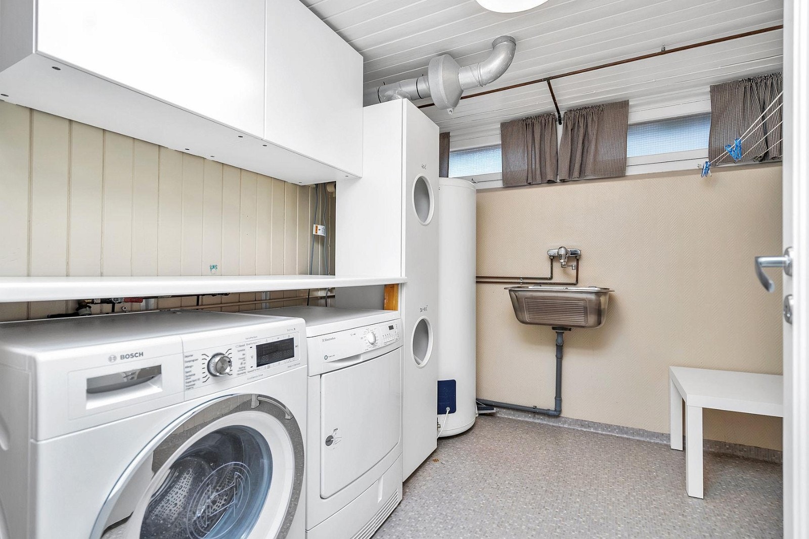 Praktisk separat vaskerom. Galleribilde