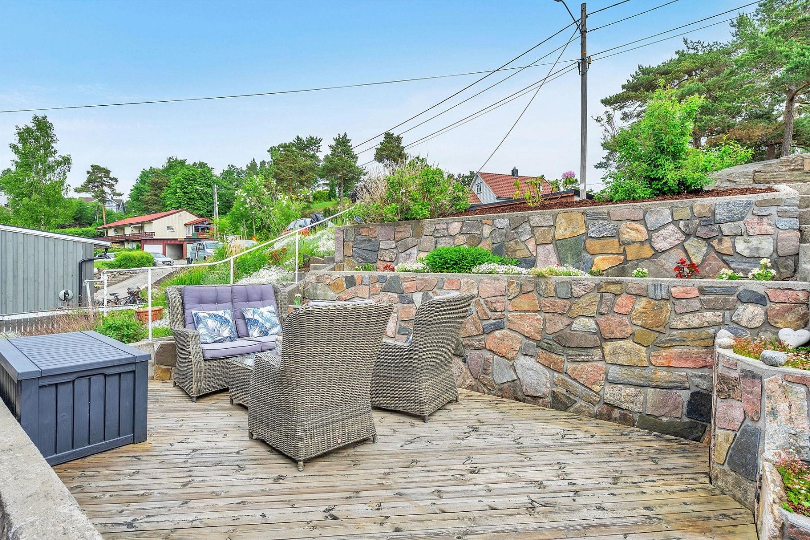 Terrasse med morgensol. Galleribilde