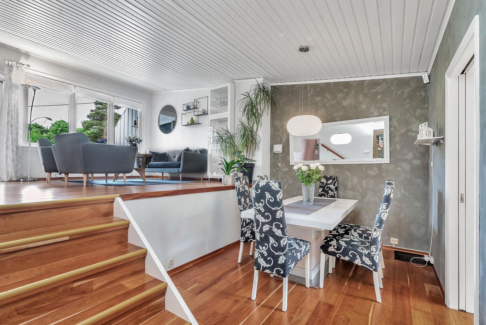 Stilig bolig over 4 plan! Galleribilde