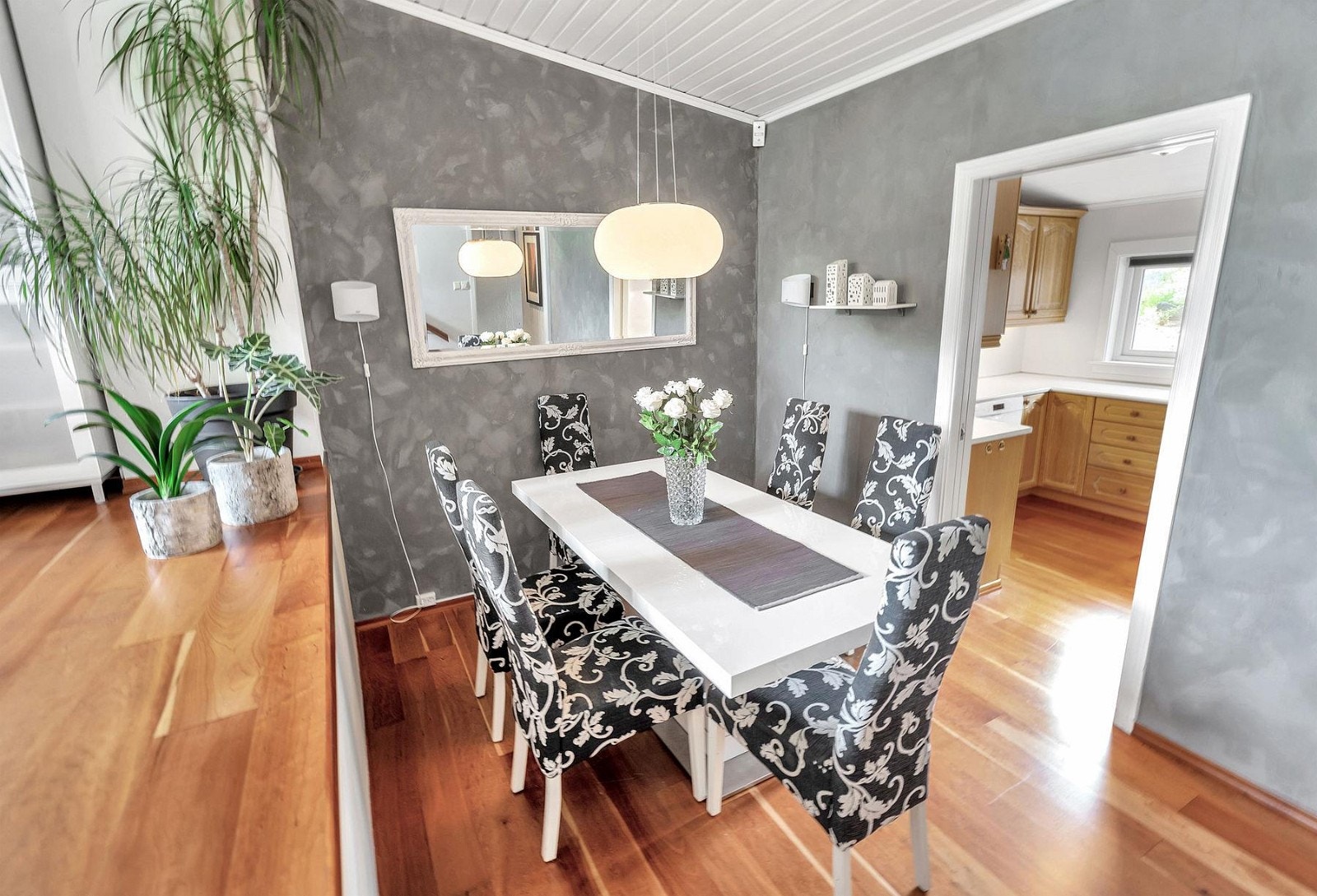 Ypperlig for enkel servering ved hyggelige sammenkomster. Galleribilde