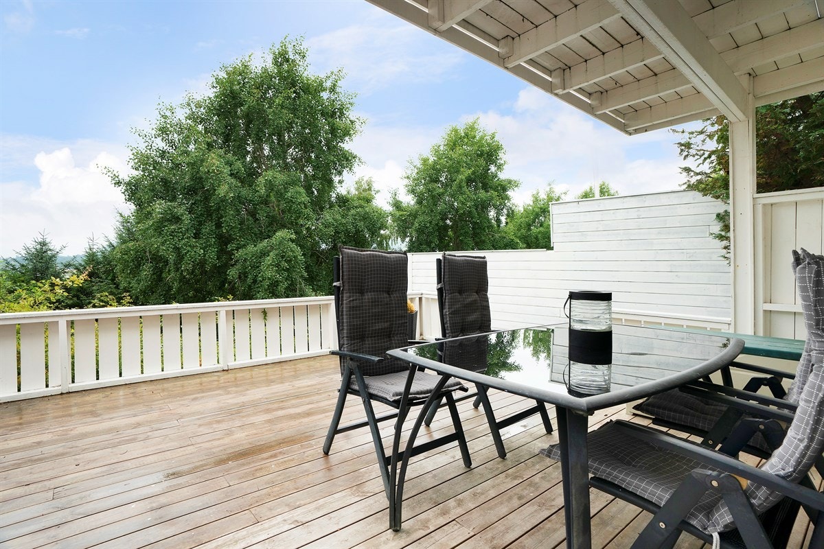 Romslig terrasse Galleribilde