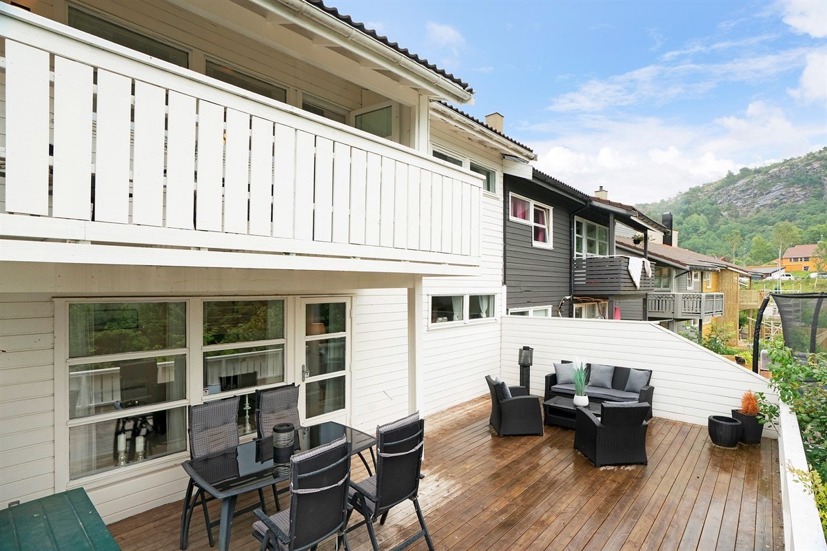 Romslig terrasse Galleribilde