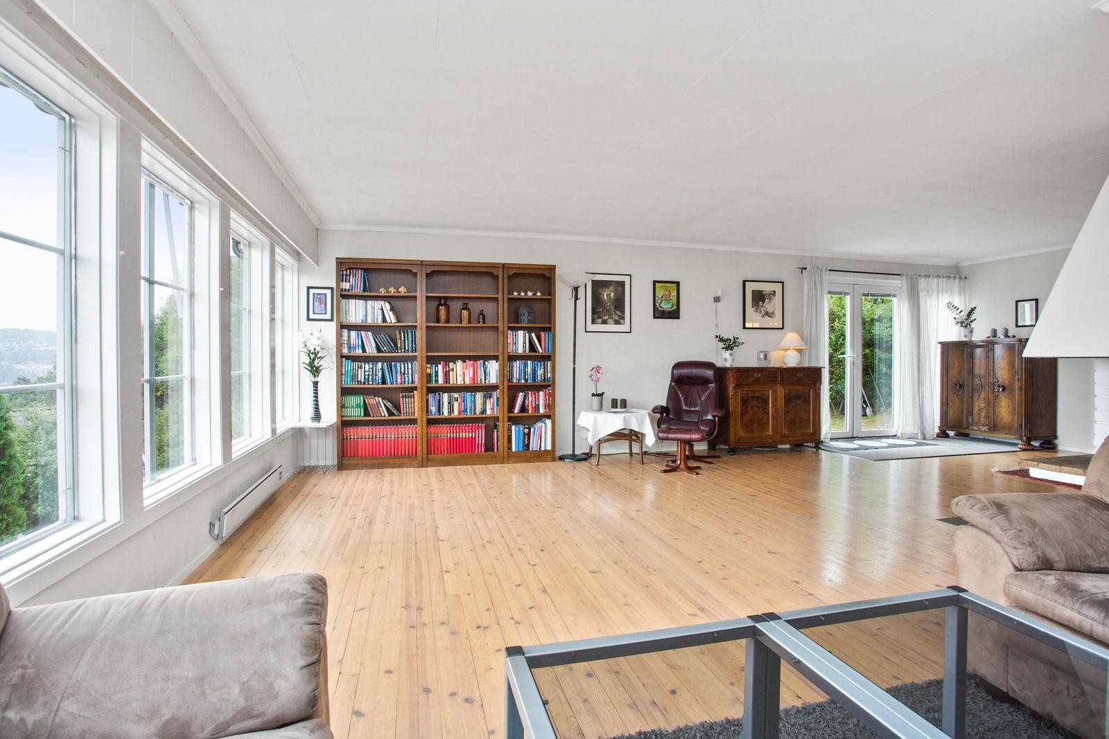 Fra stuen i 1.etg. Galleribilde