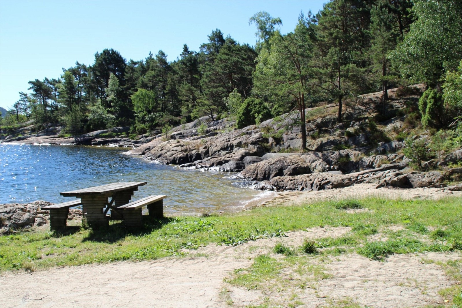 Fra badeplassen ved Paradisbukta Galleribilde