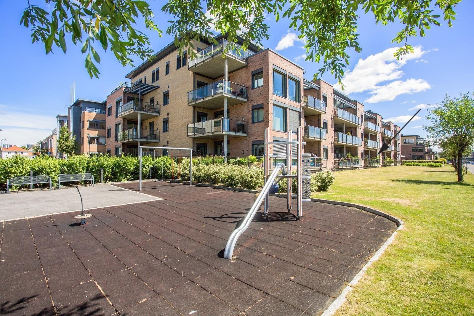 Velkommen til KJøita 26 - her er det pil mot leiligheten i 1.etg. Galleribilde