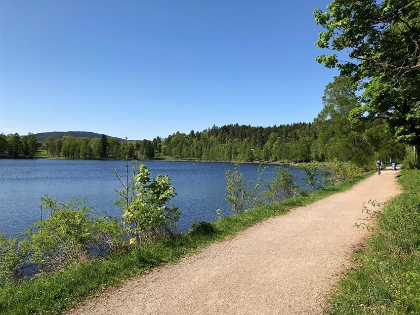 Flotte turstier (oppkjørte skispor på vinterstid) i Mærradalen som kan ta deg til Bogstad og videre innover i Sørkedalen og Nordmarka. Galleribilde