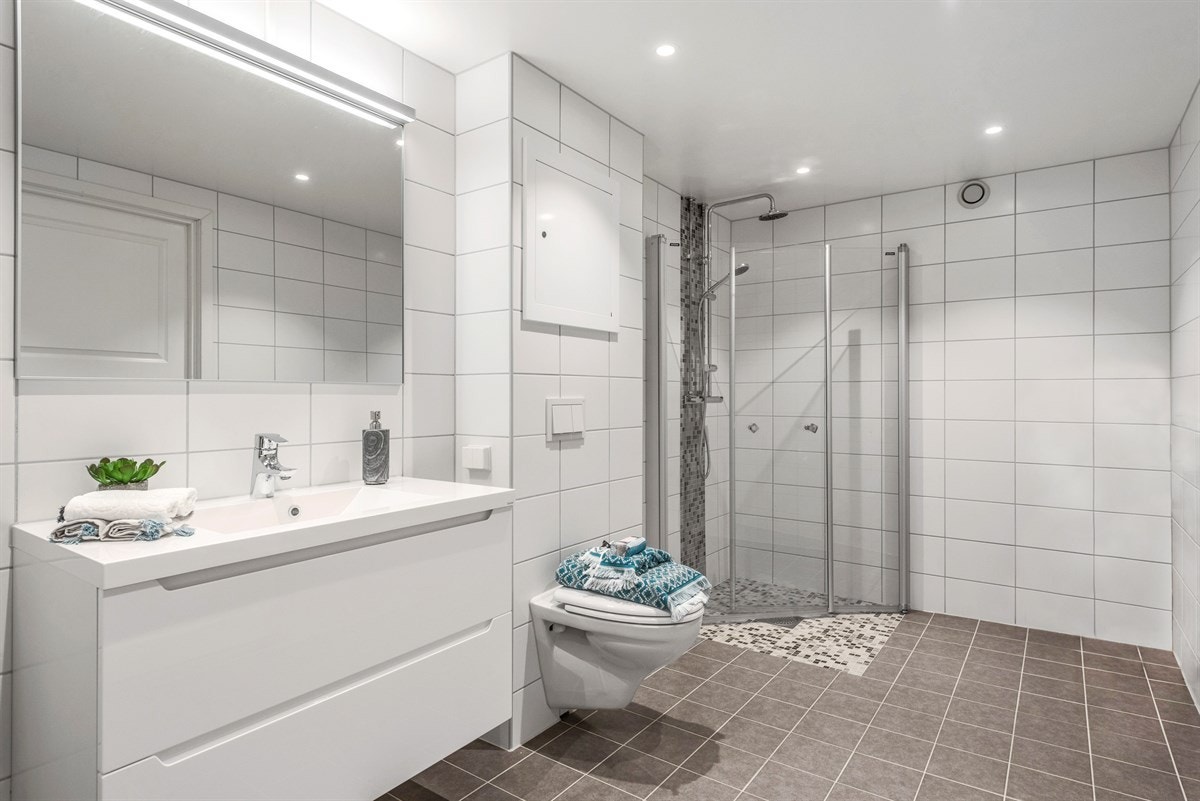 Delikat og tidsriktig bad med varmekabler fra 2018. Galleribilde