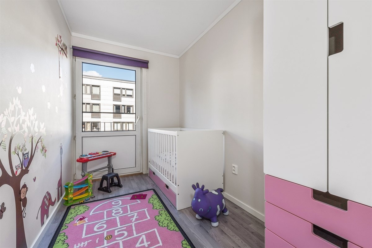 Soverom 2 har flere bruksmuligheter og passer både som barnerom, gjesterom eller kontor. Galleribilde