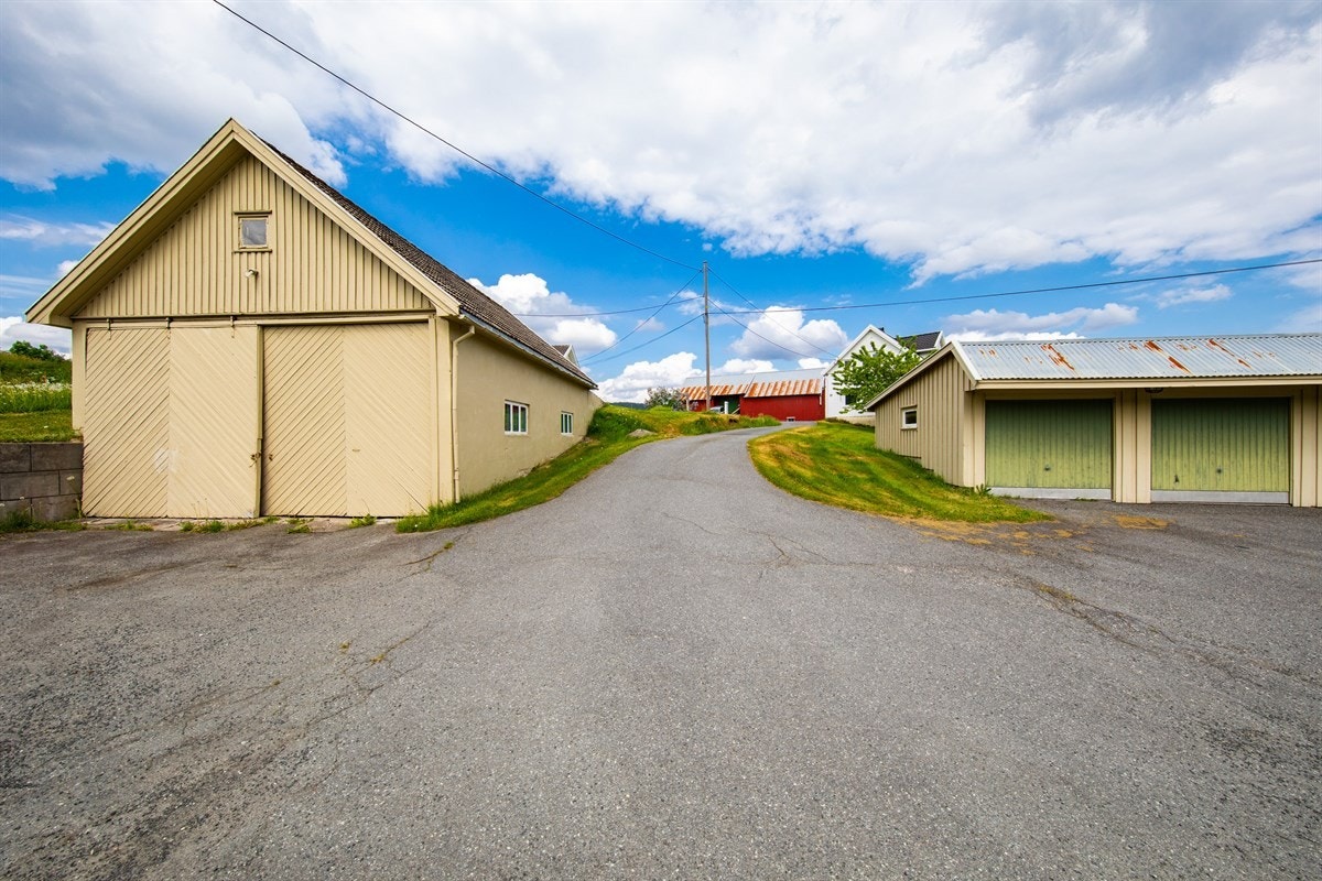 Felles garasje og garasje/verksted Galleribilde
