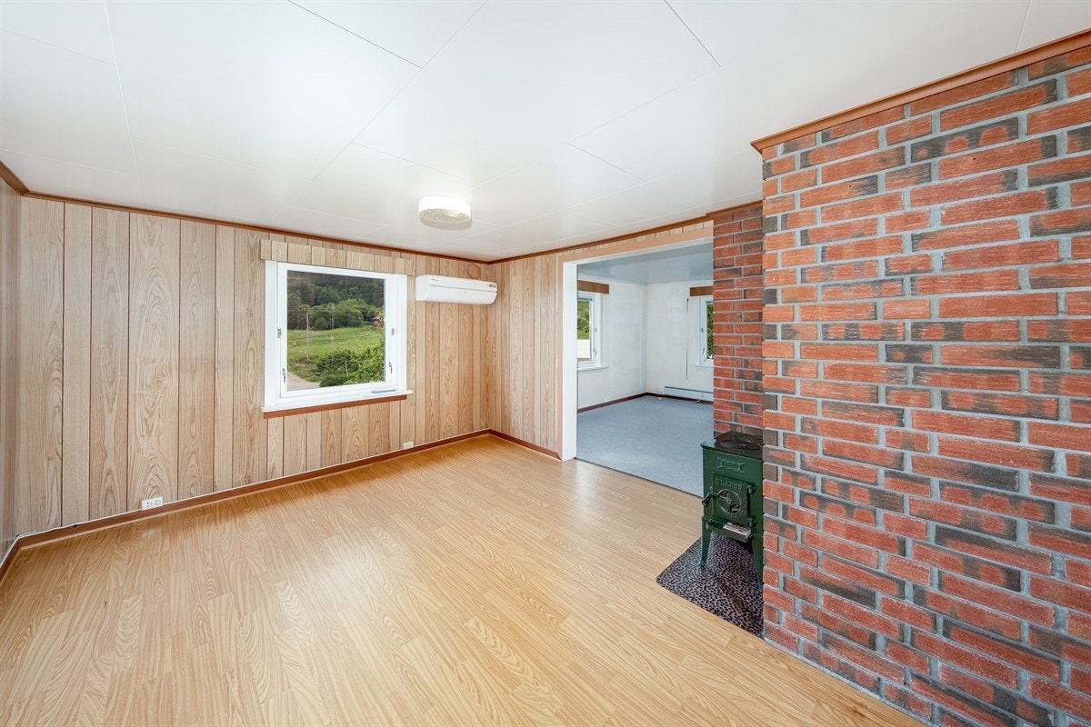 Spisestue med vedovn Galleribilde