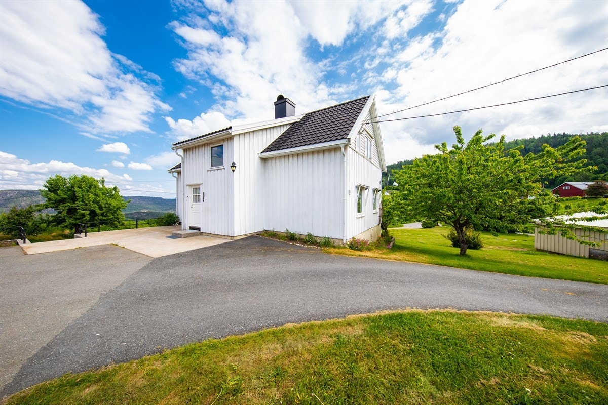 Bakside med platting Galleribilde