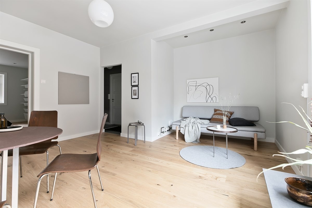 Veggene er overflatebehandlet i 2018 og holdt i lyse farger, noe som gjør innredningsjobben til en lek. Hvordan ser din drømmeleilighet ut? Galleribilde