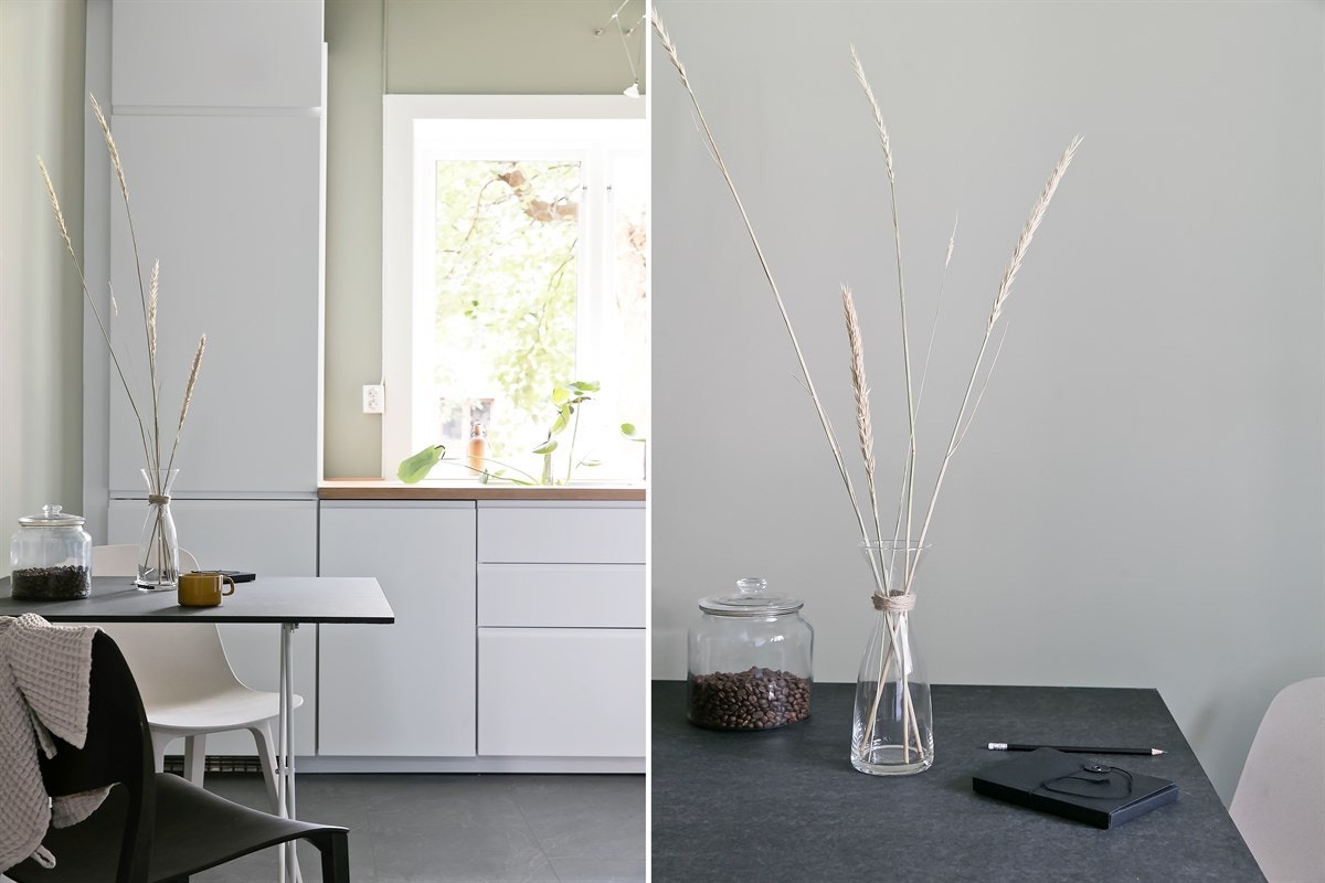 På kjøkkenet er det plass til en hyggelig liten spiseplass, et perfekt sted å nyte morgenkaffen eller en lang helgefrokost. Galleribilde