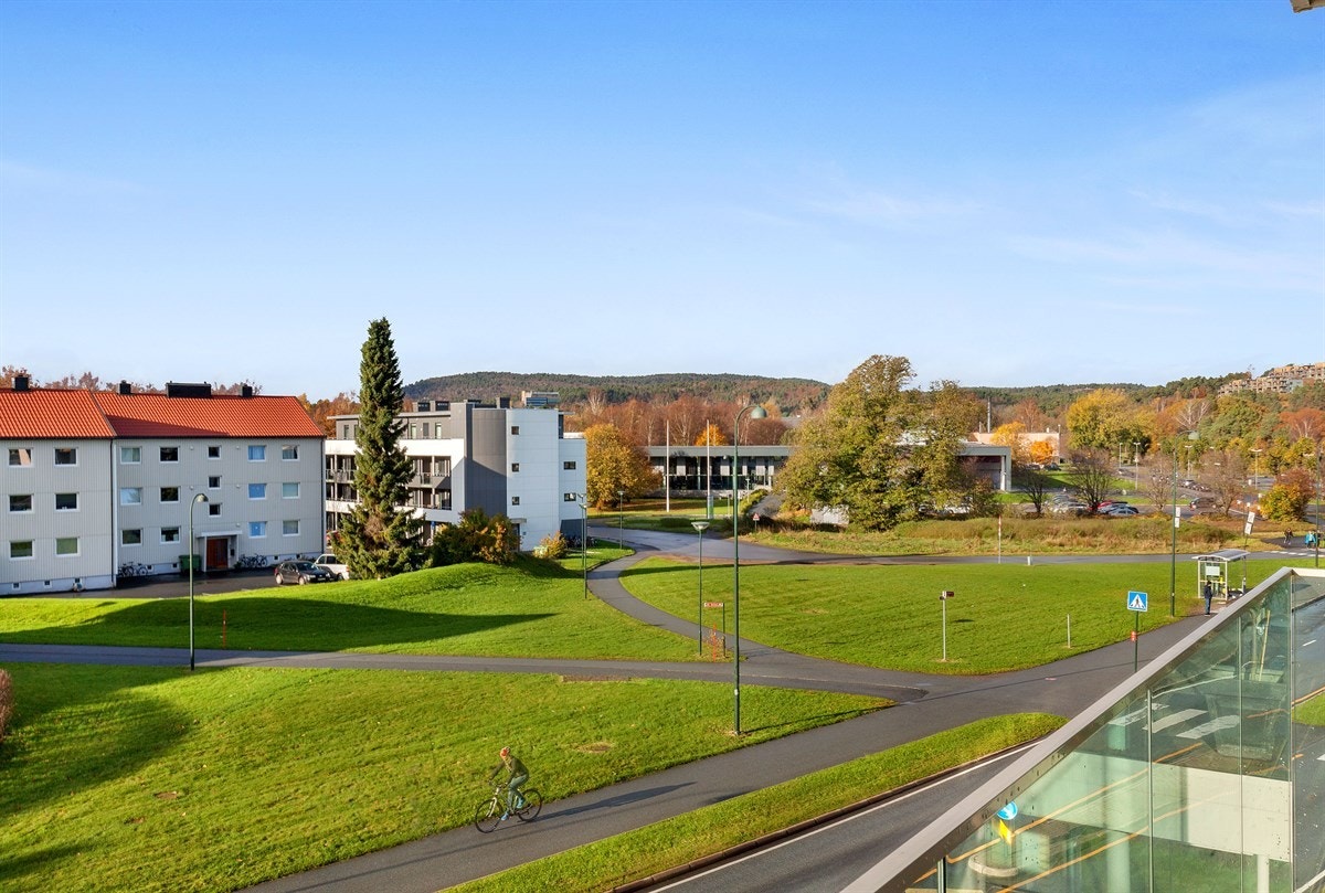 Leiligheten ligger i 3. etasje - Gang-/ sykkelsti til Uia og Kvadraturen Galleribilde