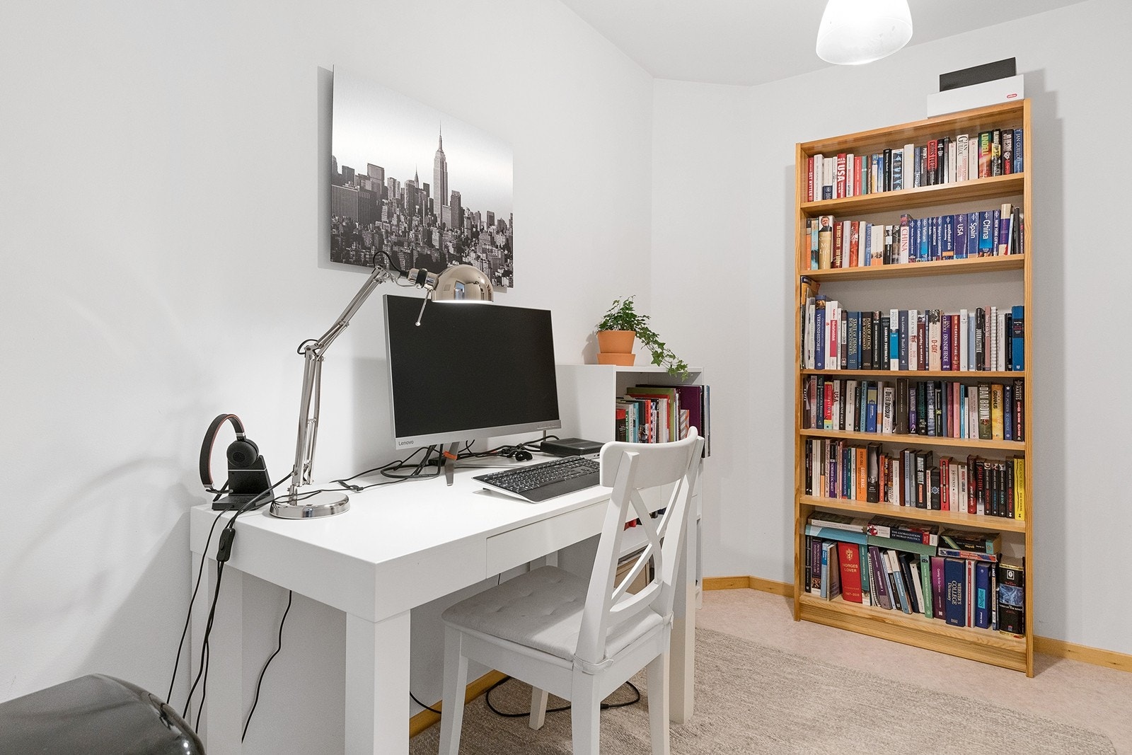 Bodrom som også benyttes som kontor Galleribilde
